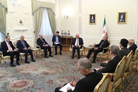 پزشکیان در دیدار وزیر خارجه عراق: برای رشد و پیشرفت ملت‌مان از کسی دستور یا اجازه نمی‌گیریم