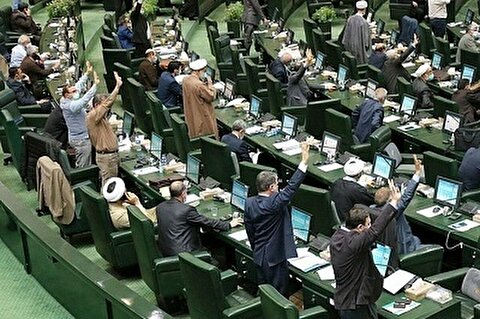 مجلسی‌ها دو فوریت لایحه تغییر ساعت رسمی کشور را رد کردند!