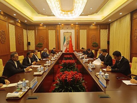 عراقچی پیام کتبی پزشکیان به رئیس‌جمهور چین را به وانگ‌یی تسلیم کرد