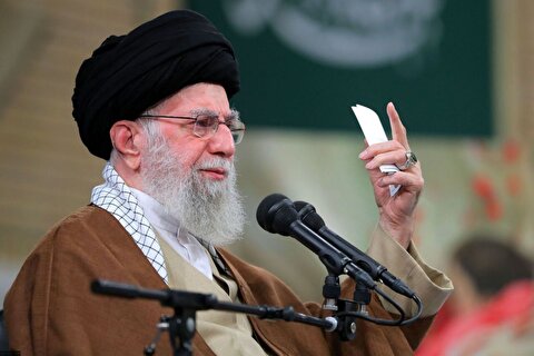 رهبر انقلاب: با دیدن تلاوت و ترتیل جوانان منقلب می‌شوم