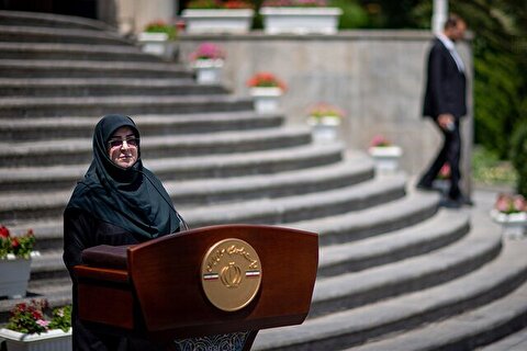 مهاجرانی: بخشی از حقابه هیرمند در حال انتقال است/ دستور پزشکیان برای پرداخت کالابرگ به هفت دهک