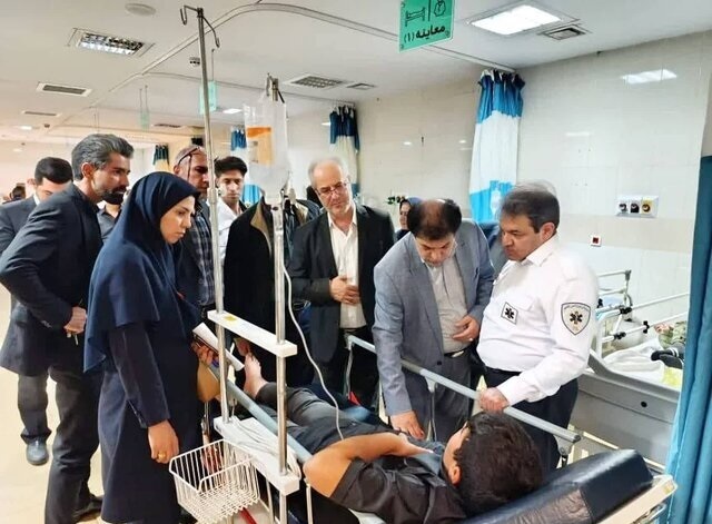 مسمومیت ۵۰ نفر در یک تالار خوی