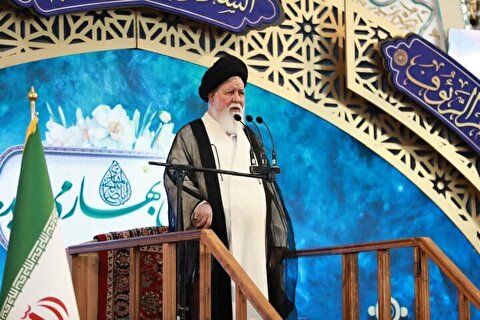 علم‌الهدی: دشمن با صلح تحمیلی به دنبال تجدید قوا و فریب ما است