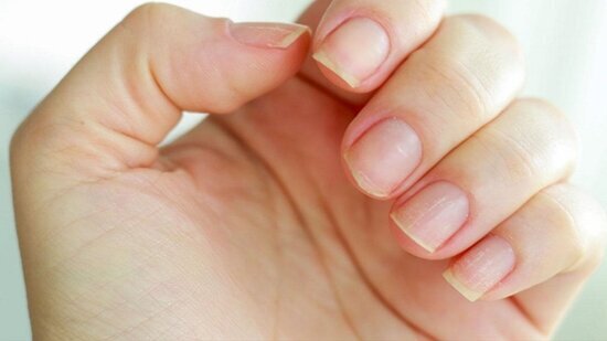 تأثیر مصرف سبزیجات برگ‌دار تیره در سلامت و رشد ناخن‌ها