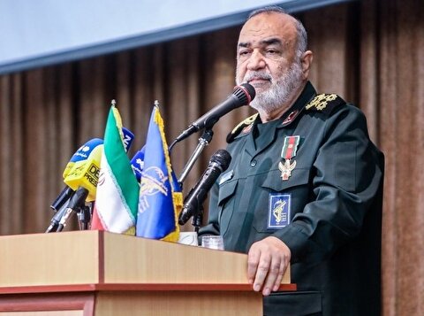 سرلشکر سلامی: دست‌های ما روی ماشه است؛ منتظریم تا اگر غلطی کردند، بی‌درنگ پاسخ دهیم/ برای هر سناریویی آماده‌ایم