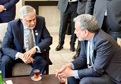 دیدار عراقچی و وزیر امور خارجه پاکستان