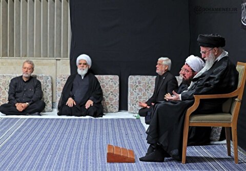 حضور امام خامنه ای در مراسم عزاداری عاشورای حسینی