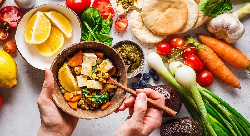 چگونه یک رژیم گیاهی می‌تواند التهاب روده و سرطان روده را کاهش دهد؟