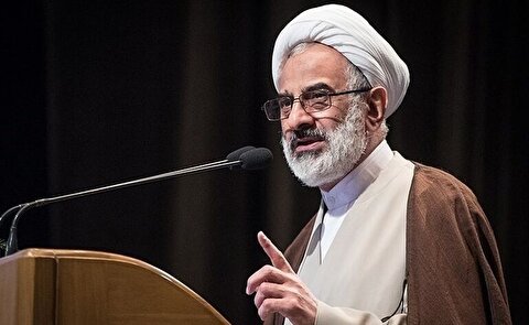 حاجی‌صادقی: همه در یک جبهه‌ایم و در برابر یک دشمن متجاوز ایستاده‌ایم