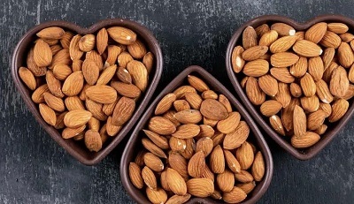 فواید مصرف بادام خیس‌خورده با معده‌ خالی