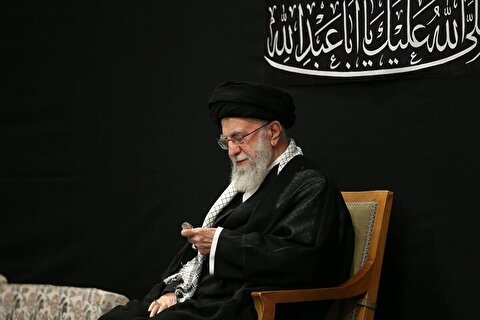 امام خامنه‌ای: کارزار میان جبهه‌ی حسینی و جبهه‌ی یزیدی تمام‌نشدنی است