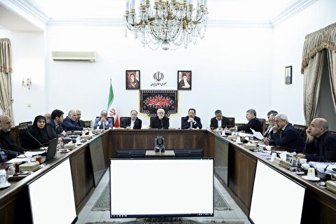عارف: مدیریت جنگ ۱۲ روزه الگوی پیشروی اقتصاد کشور قرار گیرد