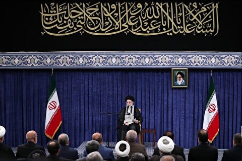 رهبر انقلاب در دیدار مسئولان عالی قوه قضائیه: یقه جنایتکار نباید رها شود / مسئولان باید با قوت و روحیه کامل به کار خود ادامه دهند