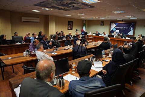 مهاجرانی: صنایع با تداوم فعالیت خود نشان دادند زندگی در جنگ جریان دارد