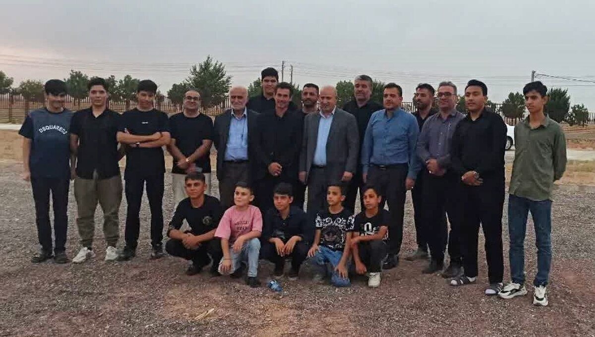 بازدید نایب رئیس فراکسیون ورزش مجلس و رئیس فدراسیون فوتبال از پروژه زمین چمن مصنوعی قهاوند