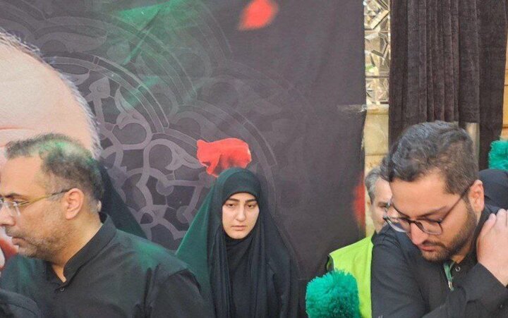 عکس / حضور زینب سلیمانی در مراسم تشییع و خاکسپاری سردار شهید سلامی