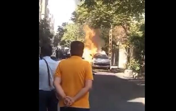 ویدیو| انفجار لوله گاز در منطقه پیروزی تهران/ یک خودرو طعمه حریق شد!