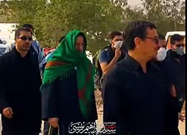تصاویر کمتر دیده شده از پیاده‌روی شهید رئیسی در اربعین ۹۸