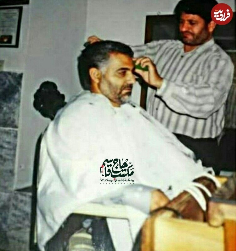 تصویر دیده‌نشده از شهید قاسم سلیمانی در آرایشگاه + عکس