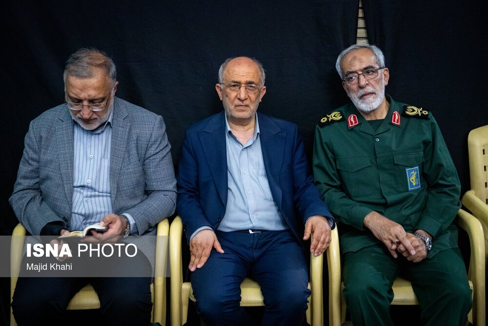 حضور فرماندهان ارشد نظامی در مراسم چهلم شهید باقری + عکس