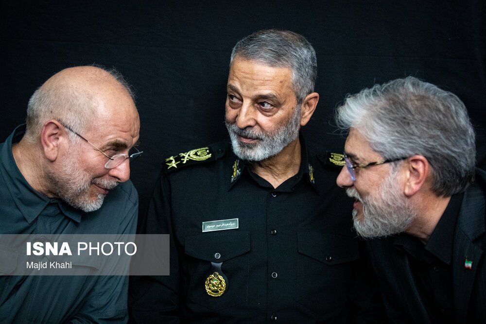 حضور فرماندهان ارشد نظامی در مراسم چهلم شهید باقری + عکس