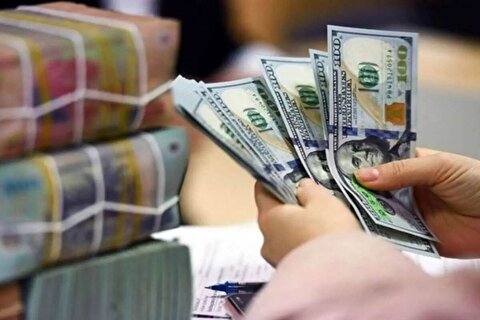 آخرین قیمت دلار در بازار آزاد در پایان هفته / پیش‌بینی بازار ارز در روزهای آینده