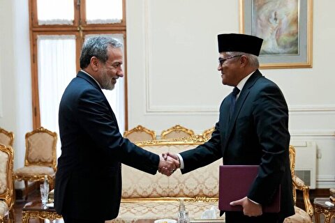 سفیر جدید اندونزی استوارنامه خود را تسلیم عراقچی کرد