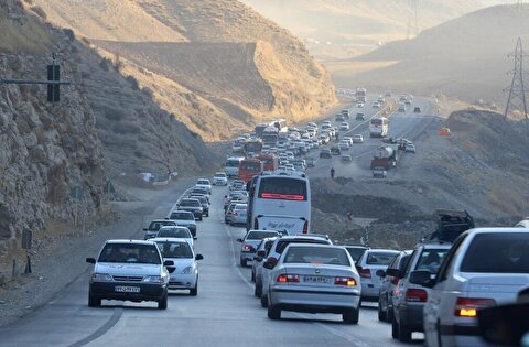 ترافیک سنگین در جاده چالوس و آزادراه‌های تهران – شمال و تهران – کرج – قزوین