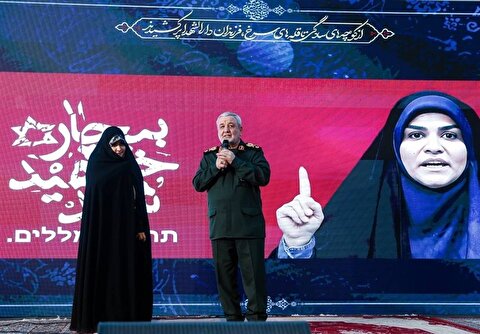 تجلیل از سحر امامی در آیین اربعین سردار شهید امیرعلی حاجی‌زاده