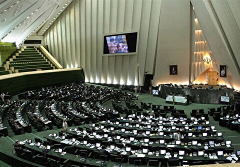 وزیر فرهنگ کارت زرد گرفت/ نمایندگان به پاسخ‌های صالحی قانع نشدند