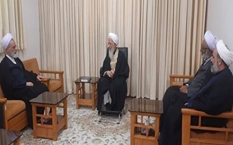 آیت‌الله جوادی‌آملی: باید تلاش کنیم هنر و شعر به توحید گره بخورد؛ در چنین شرایطی دشمن نمی‌تواند ما را تهدید کند