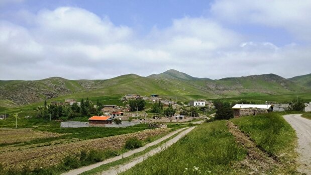فیلم / اهالی روستای زرگر به زبان اصیل و متفاوت خود یعنی رومانو سخن می‌گویند