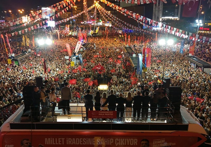 افزایش تنش‌ها در ترکیه / حمله پلیس به مخالفان اردوغان شدت گرفت