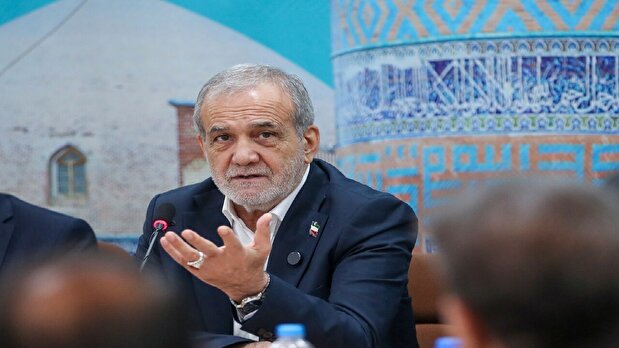 درخواست پزشکیان از رهبر انقلاب برای کاهش ساعت کاری ادارات
