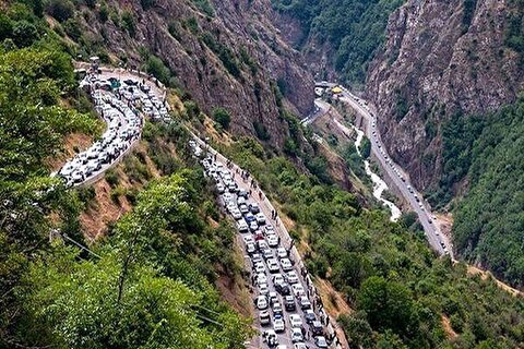 آخرین وضعیت محورهای شمالی کشور / جاده چالوس مسدود شد