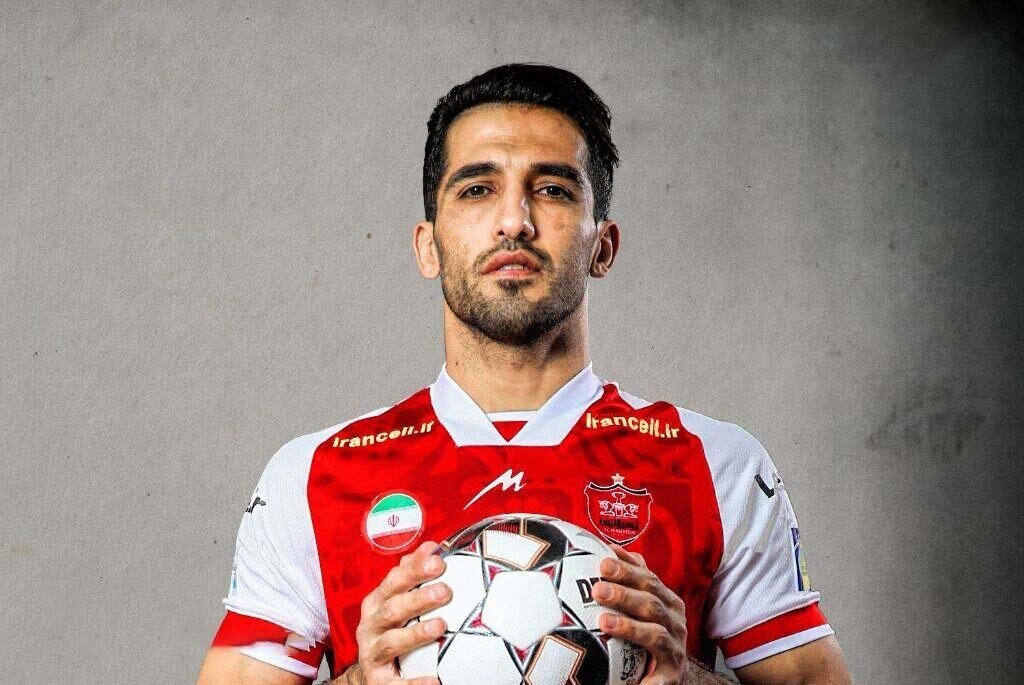 وحید امیری رسماً به فولاد خوزستان پیوست.