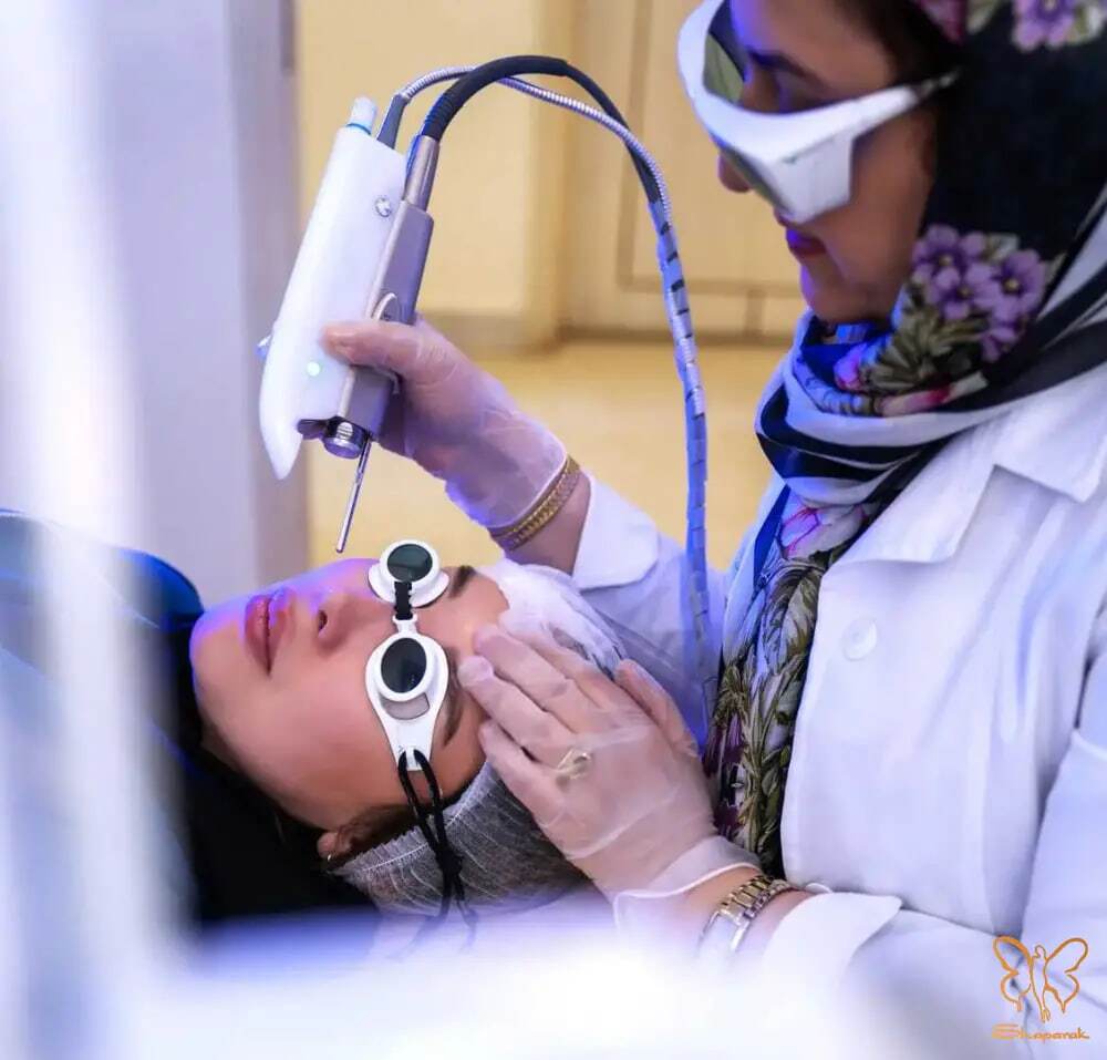 لیفت صورت در مشهد بدون جراحی | فوتونا یا اندولیفت، کدام بهتر است؟