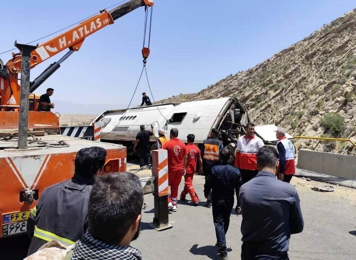 سقوط اتوبوس در جاده دماوند با ۴ فوتی + فیلم