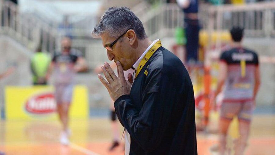 اشتباه کردم به استقلال آمدم/ قرار بود حسینی حسینی فصل پیش هم نباشد