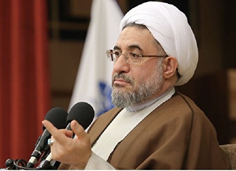 اراکی، عضو مجلس خبرگان رهبری: مسئولان نمیتوانند در برابر کشف حجاب سکوت کنند و بگویند ما کاری نداریم، بدانند صبر مردم حدی دارد