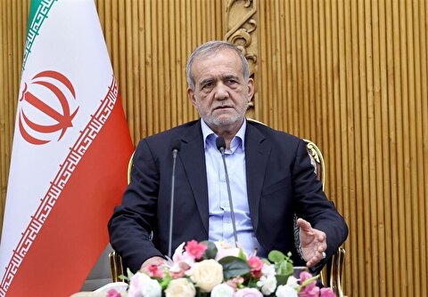 رئیس جمهور در ستاد فراجا: امنیت کشور و جان نیروهای انتظامی باید همزمان حفظ شود