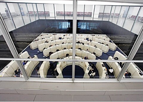 عقب‌نشینی شاخص کل به کانال ۲.۵ میلیون واحدی در آخرین روز کاری هفته