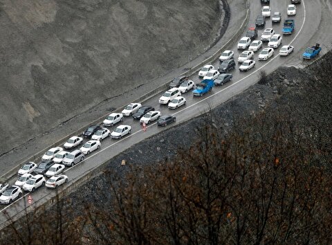 ترافیک سنگین در آزادراه تهران - شمال/ اجرای محدودیت مقطعی