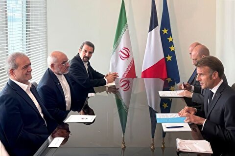 پزشکیان در دیدار با مکرون: آماده‌ایم که در چارچوبی قابل قبول، با طرف‌های اروپایی در بحث هسته‌ای گفت‌و‌گو کنیم