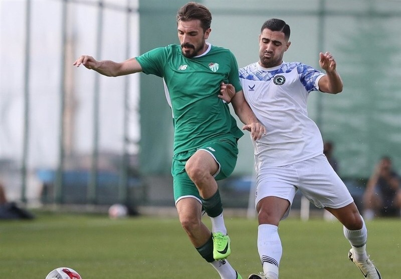 منصور باقری: بعضی زمین‌ها در شأن لیگ برتر نیستند!