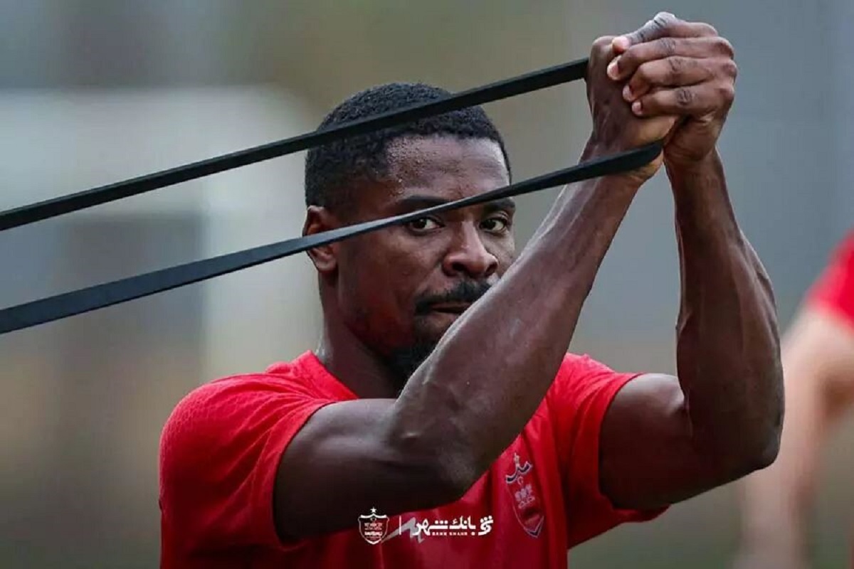 بازگشت سرژ اوریه/ مدافع ساحل‌عاجی آماده بازی برای پرسپولیس شد