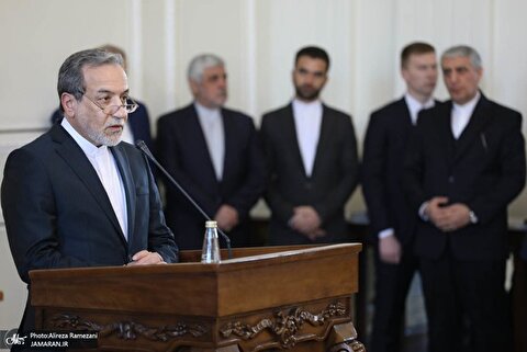 عراقچی: نمایش پهپاد ایرانی در پارلمان بریتانیا، صحنه‌ای مضحک و ساختگی است
