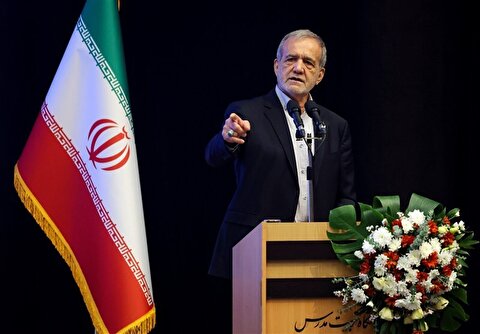 پزشکیان: اگر نخبگان وارد میدان شوند، دشمن هیچ غلطی نمیتواند بکند