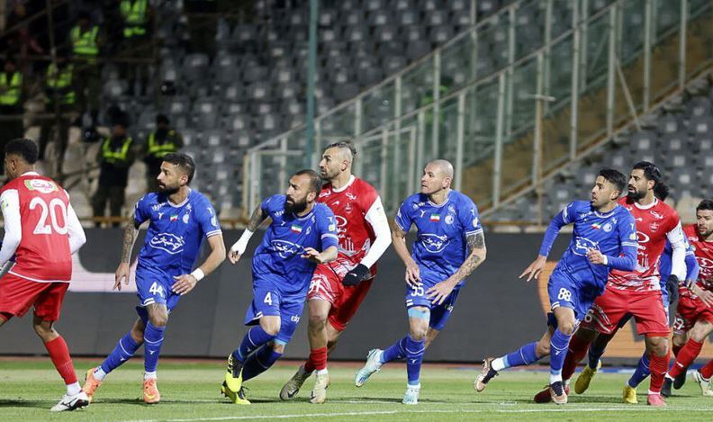 پرسپولیس و استقلال خصوصی شده‌اند، نیمکت‌های آنها عمومی!