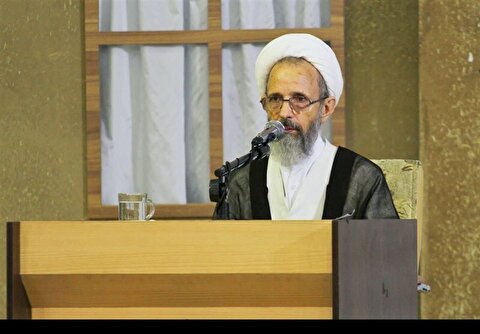 آیتالله رجبی: ایران با غنیسازی اورانیوم مسیر خودکفایی را هموار میکند